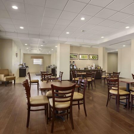 Petrostay Inn & Suites 코툴라 외부 사진