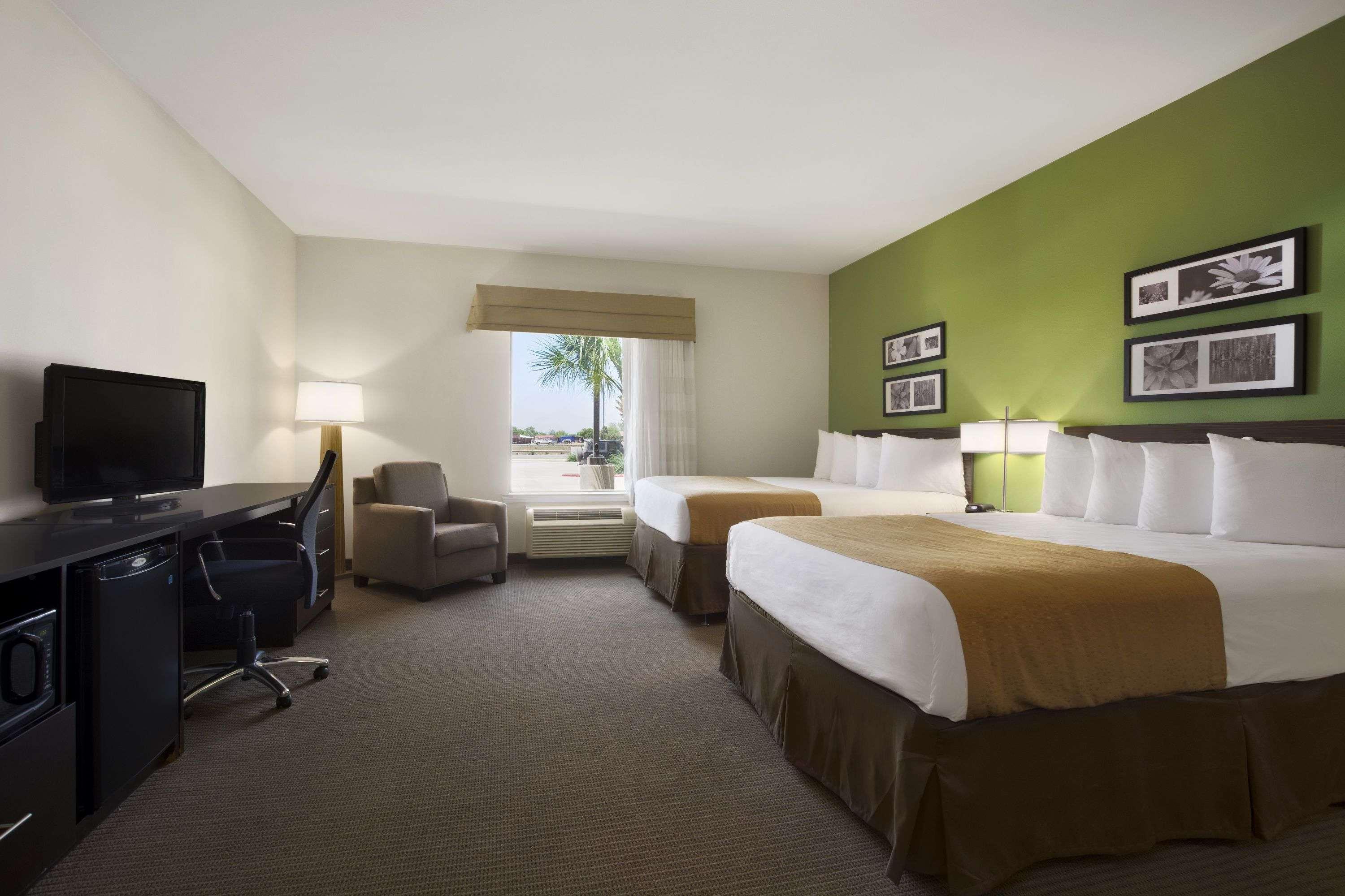 Petrostay Inn & Suites 코툴라 외부 사진