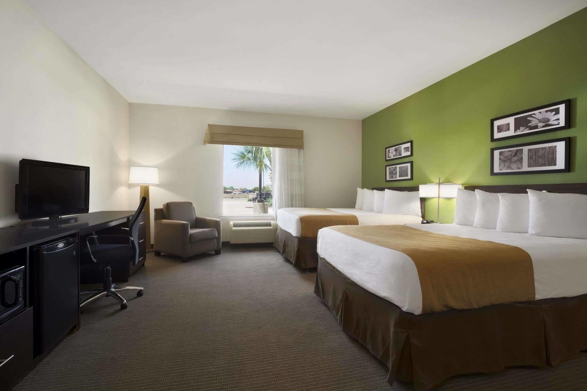 Petrostay Inn & Suites 코툴라 외부 사진